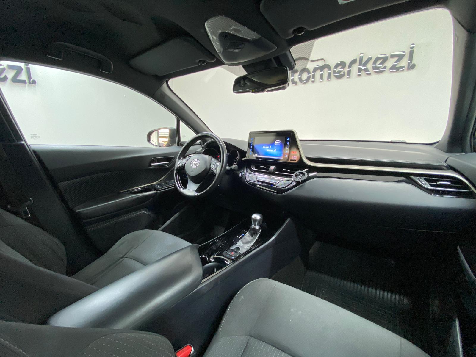 TOYOTA C-HR 24